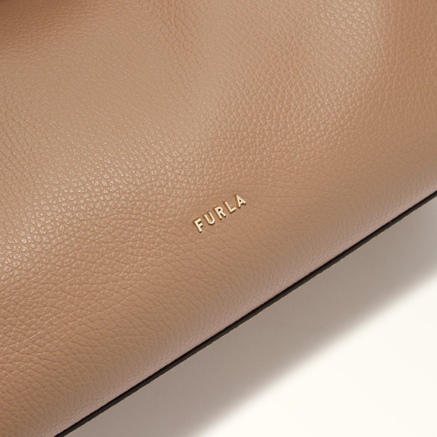 Furla Lara M Hobo