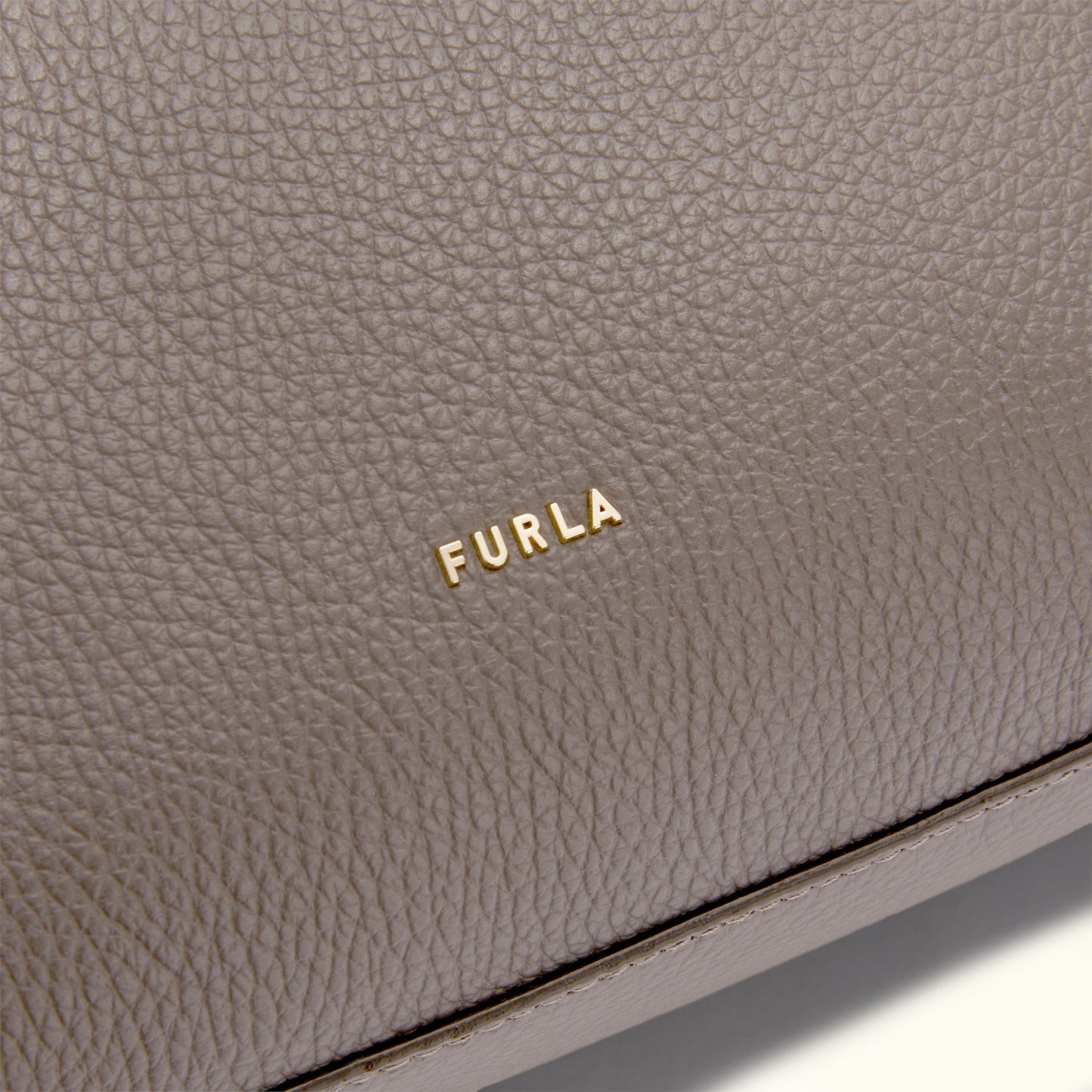 Furla Lara M Hobo